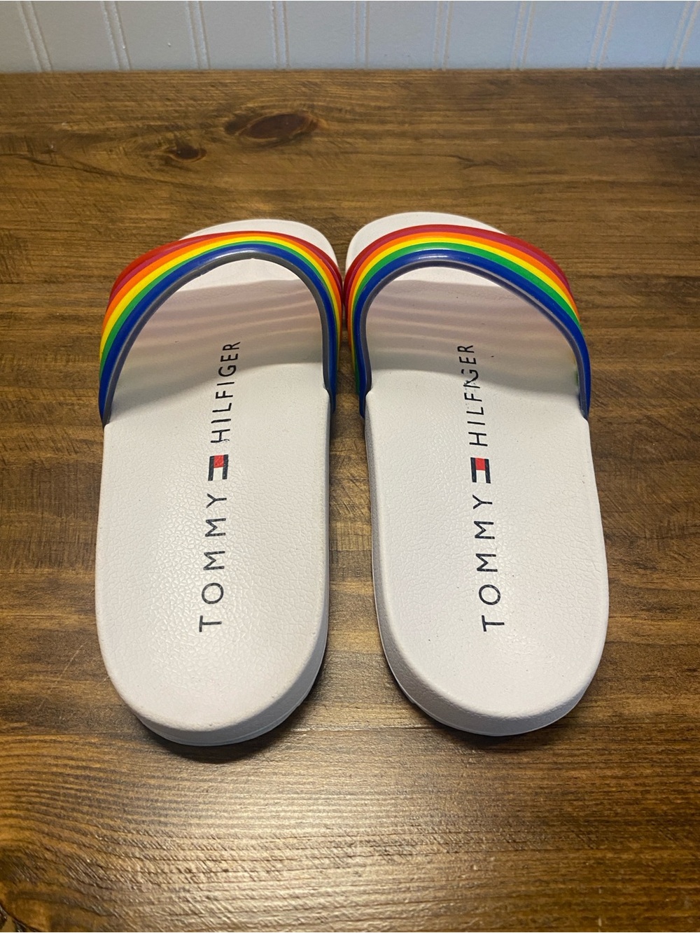 Tommy Hilfiger White Rainbow Strap Slide Sandals - Kids size 3 - Picture 5 of 10